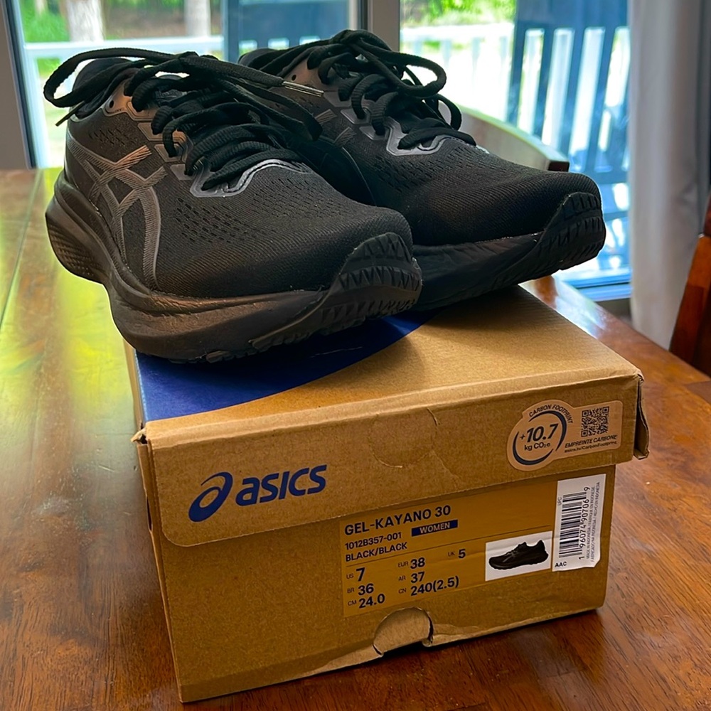 ASICS gel-Kayano 30 women’s size 7
